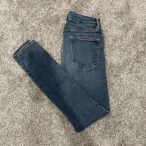 Good American Good Legs Skinny Jeans. Size 28/6